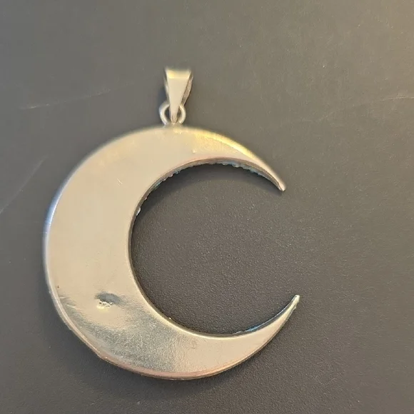 925 Sterling Silver Whimsical Crescent Moon Pendant - Picture 2 of 3